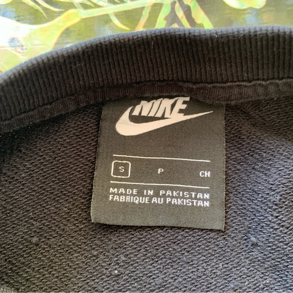 NIKE WOMENS CLASH SHORT SLEEVE CROP RETRO TOP S - Picture 2 of 10